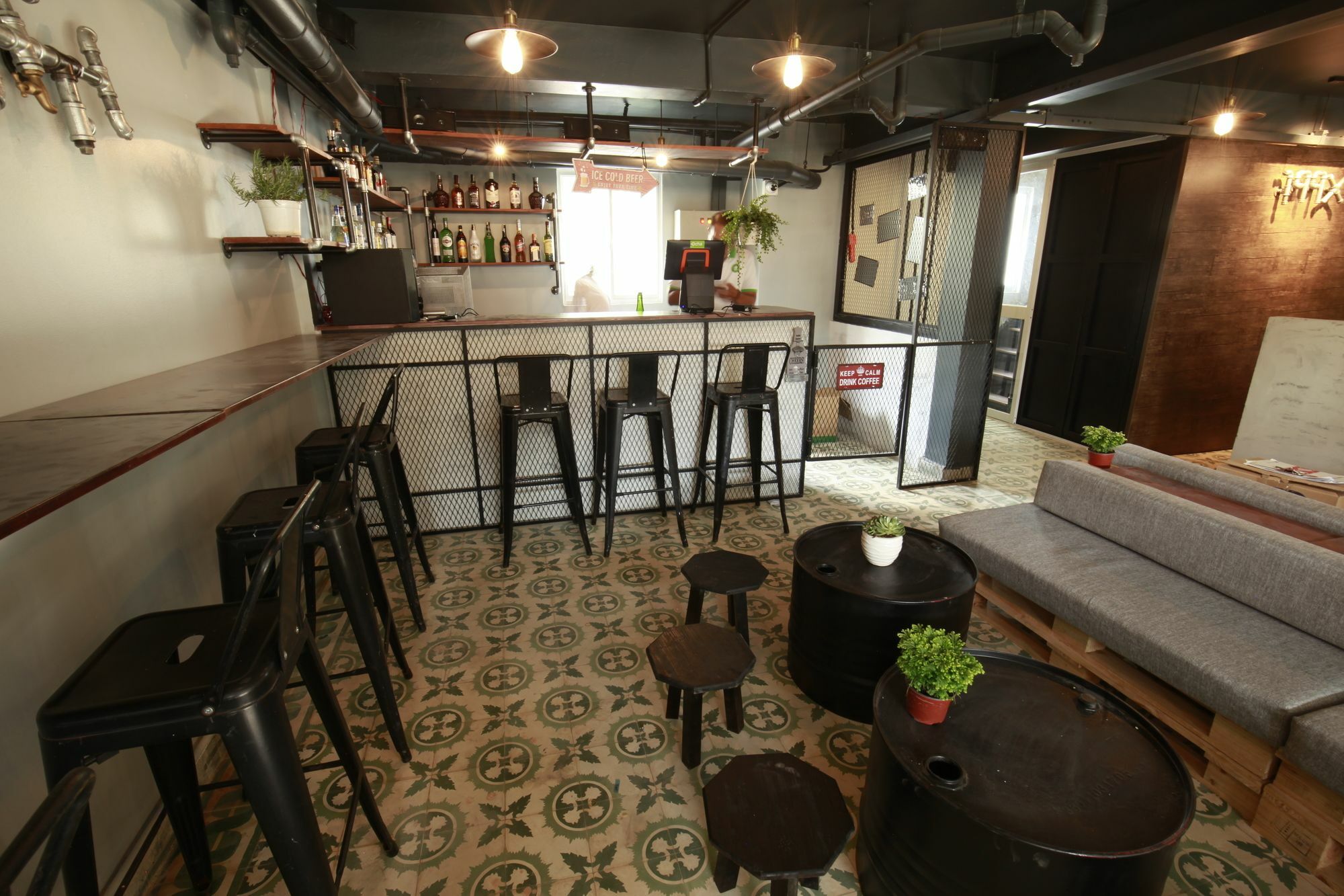 199x Backpackers Saigon 2*